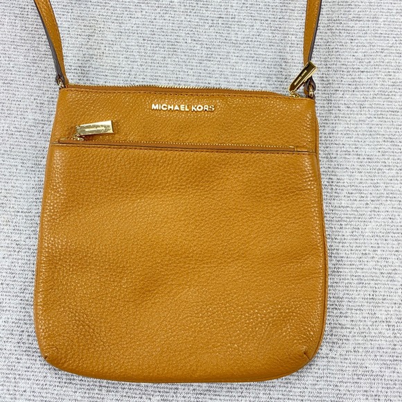 Michael Kors Handbags - Michael Kors Pebbled Leather Crossbody Bag Yellow Gold Zip Front Pocket